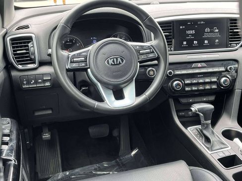 Used 2022 Kia Sportage EX FWD image 2