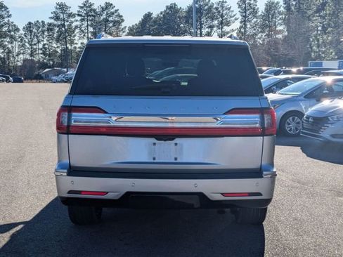 Used 2019 Lincoln Navigator L Select image 4