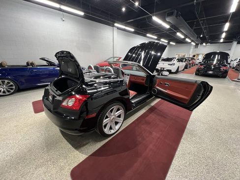 Used 2006 Chrysler Crossfire Limited image 33
