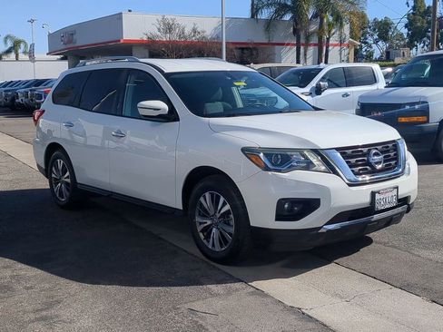 Used 2020 Nissan Pathfinder SV image 9