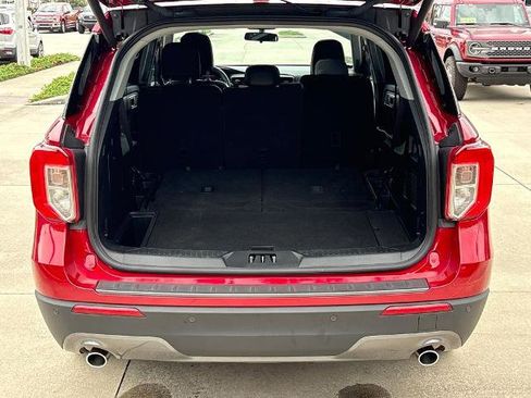 Certified 2022 Ford Explorer XLT w/ Equipment Group 202A image 33
