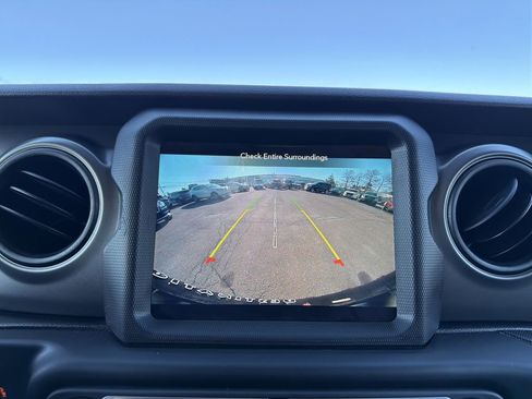 Used 2023 Jeep Wrangler Unlimited w/ Cold Weather Group image 26