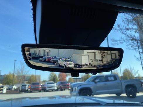 Used 2024 GMC Sierra 2500 Denali Ultimate image 35