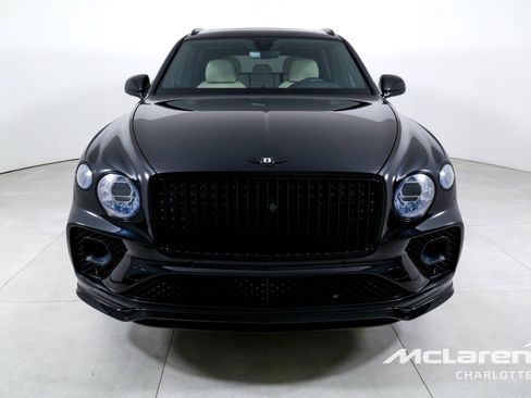 Used 2023 Bentley Bentayga Extended Wheelbase AWD/4WD image 4