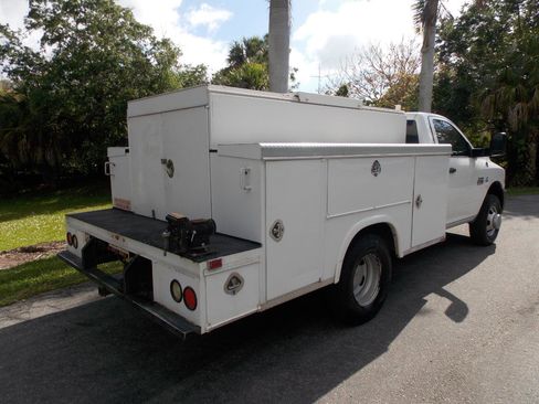Used 2011 RAM 3500 ST RWD image 7