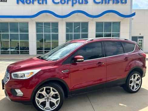 Used 2019 Ford Escape Titanium image 1