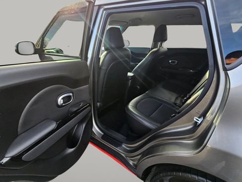 Used 2019 Kia Soul ! image 23