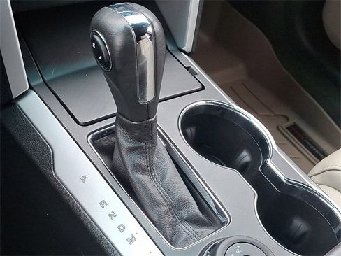 Used 2015 Ford Explorer XLT w/ Equipment Group 202B image 14