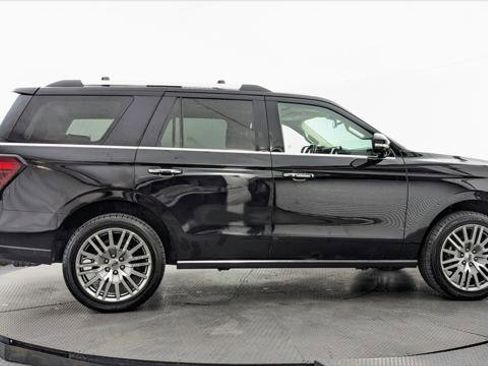 Used 2024 Ford Expedition Limited AWD/4WD image 9