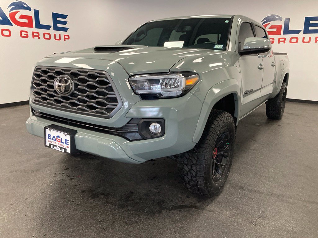 Used 2023 Toyota Tacoma TRD Sport w/ Technology Package AWD/4WD image 5