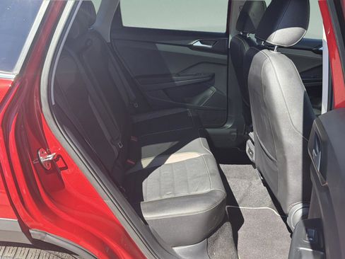 Used 2023 Volkswagen Taos SEL image 25