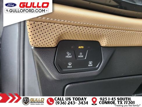 Used 2025 Volkswagen Atlas Cross Sport SE image 21