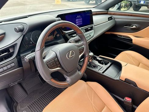Used 2024 Lexus ES 300h w/ Technology Package FWD image 10