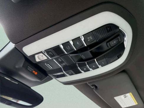 Used 2018 Porsche Macan GTS image 32