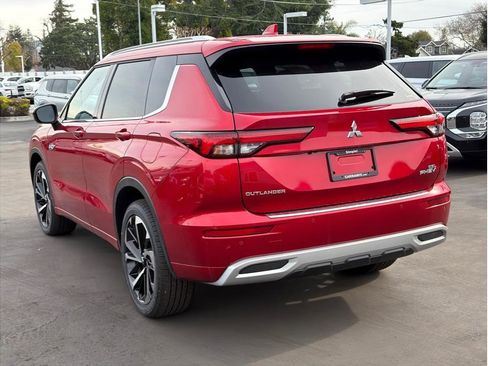 Used 2025 Mitsubishi Outlander SEL image 7