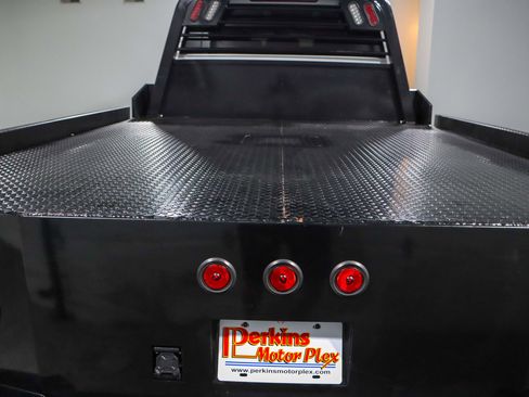 Used 2024 Chevrolet Silverado 3500 LT image 8