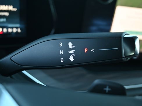 Used 2025 Chevrolet Tahoe Z71 w/ Z71 Off-Road Package image 27