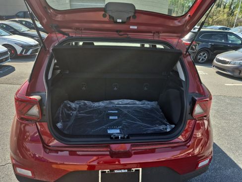 New 2025 Hyundai Venue Limited FWD image 7