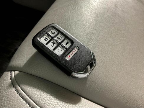 Used 2024 Honda Odyssey EX-L image 36