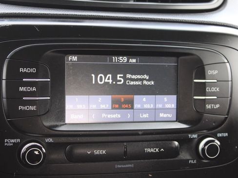 Used 2017 Kia Soul + image 27