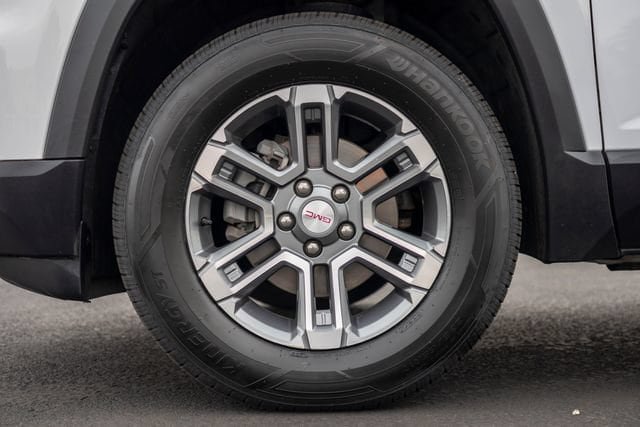 Certified 2025 GMC Terrain Elevation AWD/4WD image 12