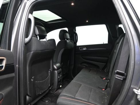 Used 2016 Jeep Grand Cherokee Laredo 75th Anniversary image 15