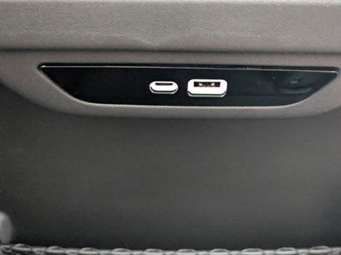 New 2026 Chrysler Pacifica Select image 16