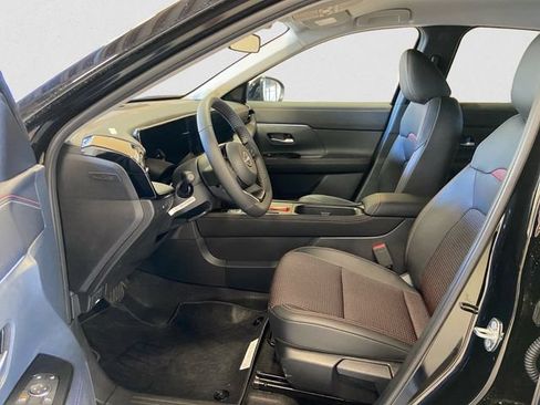 New 2026 Nissan Kicks SR w/ Cold Weather Package AWD/4WD image 10