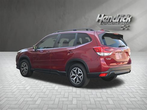 Used 2022 Subaru Forester Premium image 7