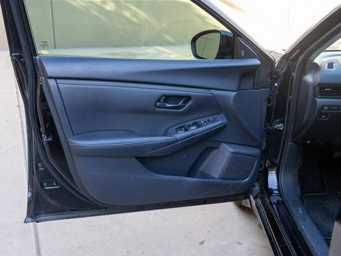 Used 2024 Nissan Sentra S FWD image 9