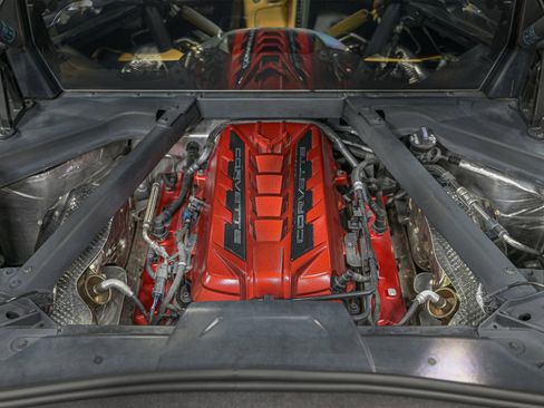 Used 2022 Chevrolet Corvette Stingray w/ Z51 Performance Package image 6