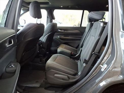 New 2025 Jeep Grand Cherokee L Laredo image 14