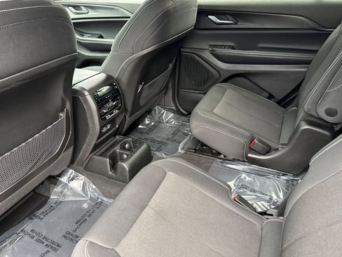 Used 2023 Jeep Grand Cherokee L Laredo image 12