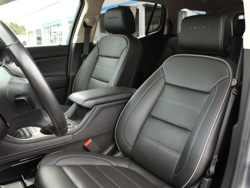 Used 2022 GMC Acadia Denali w/ Denali Ultimate Package AWD/4WD image 13