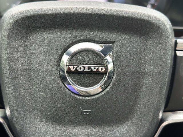 Used 2019 Volvo XC40 T5 R-Design AWD/4WD image 23