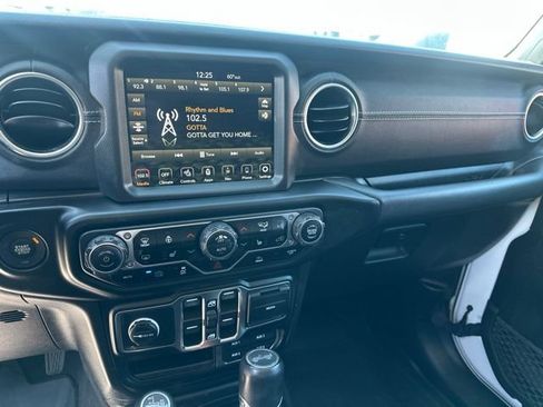 Used 2023 Jeep Wrangler Unlimited Sahara w/ Cold Weather Group AWD/4WD image 14