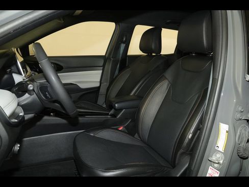 Certified 2023 Jeep Compass Limited AWD/4WD image 23