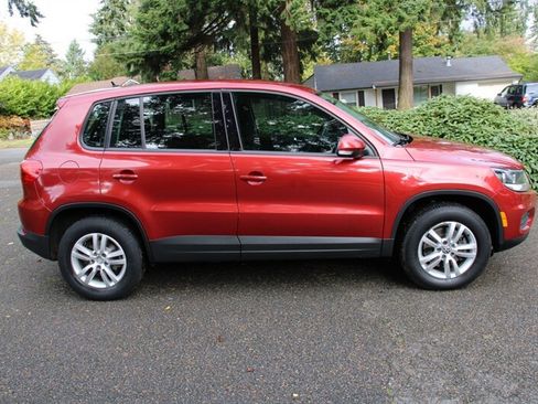 Used 2012 Volkswagen Tiguan S image 11