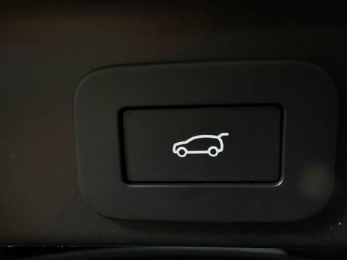 Used 2025 Jaguar F-PACE R-Dynamic S AWD/4WD image 10