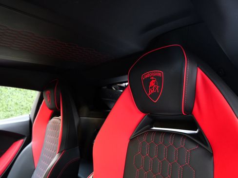 Used 2024 Lamborghini Revuelto AWD/4WD image 30