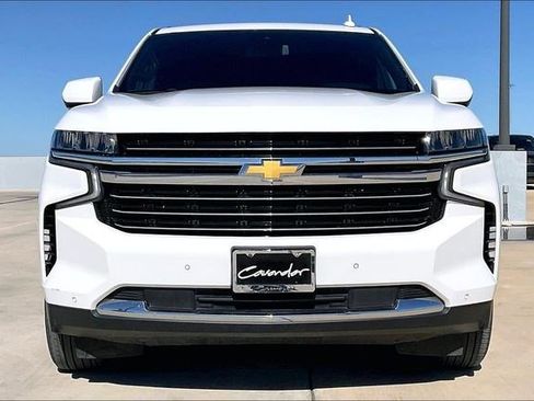 Used 2024 Chevrolet Suburban LT image 3