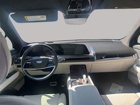 New 2026 Cadillac Vistiq Sport w/ LPO, Floor Liner Package image 22