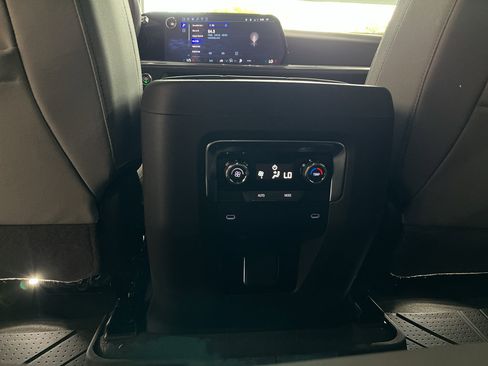 New 2026 Chevrolet Suburban LS w/ LS Custom Edition RWD image 15
