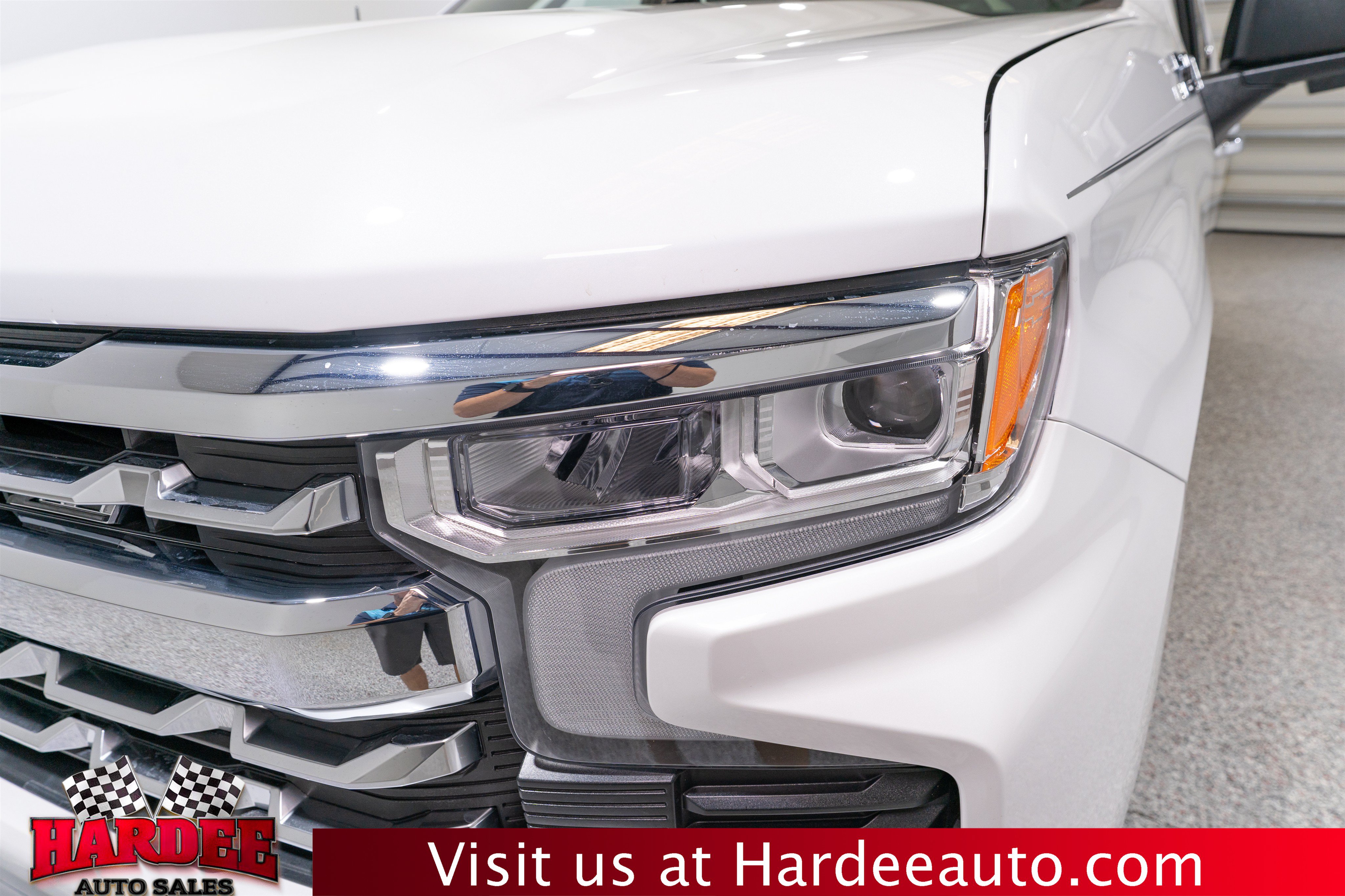 Used 2025 Chevrolet Silverado 1500 LTZ AWD/4WD image 8