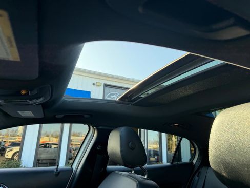 Used 2018 Mercedes-Benz GLA 250 4MATIC image 16