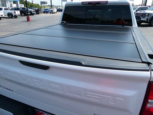 Certified 2023 Chevrolet Silverado 1500 High Country w/ High Country Premium Package AWD/4WD image 17
