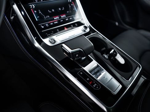 Certified 2025 Audi Q8 Prestige w/ Prestige Package image 9