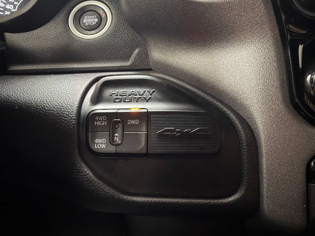 Used 2024 RAM 3500 Tradesman w/ Chrome Appearance Group AWD/4WD image 20