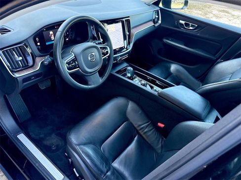 Used 2023 Volvo S60 B5 Plus image 25