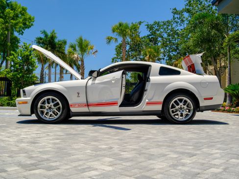 Used 2007 Ford Mustang Shelby GT500 RWD image 51